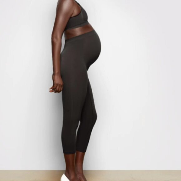Skims Maternity Solutionwear Tight in Onyx Black - Picture 4 of 5